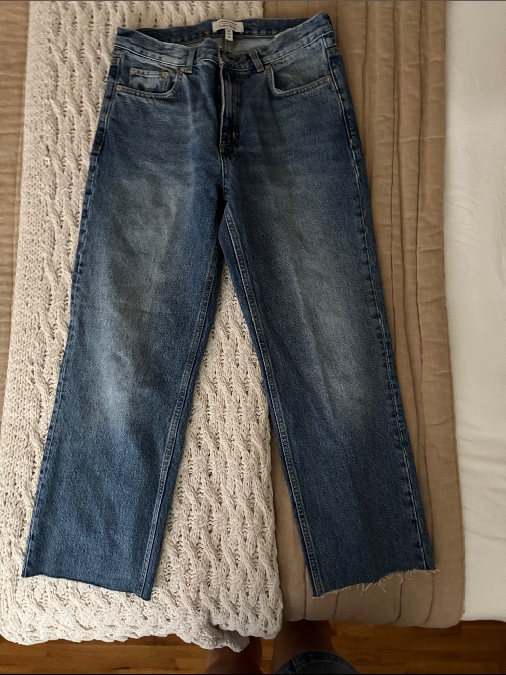 & Other Stories Cropped Ankle Jeans in Medium Blue